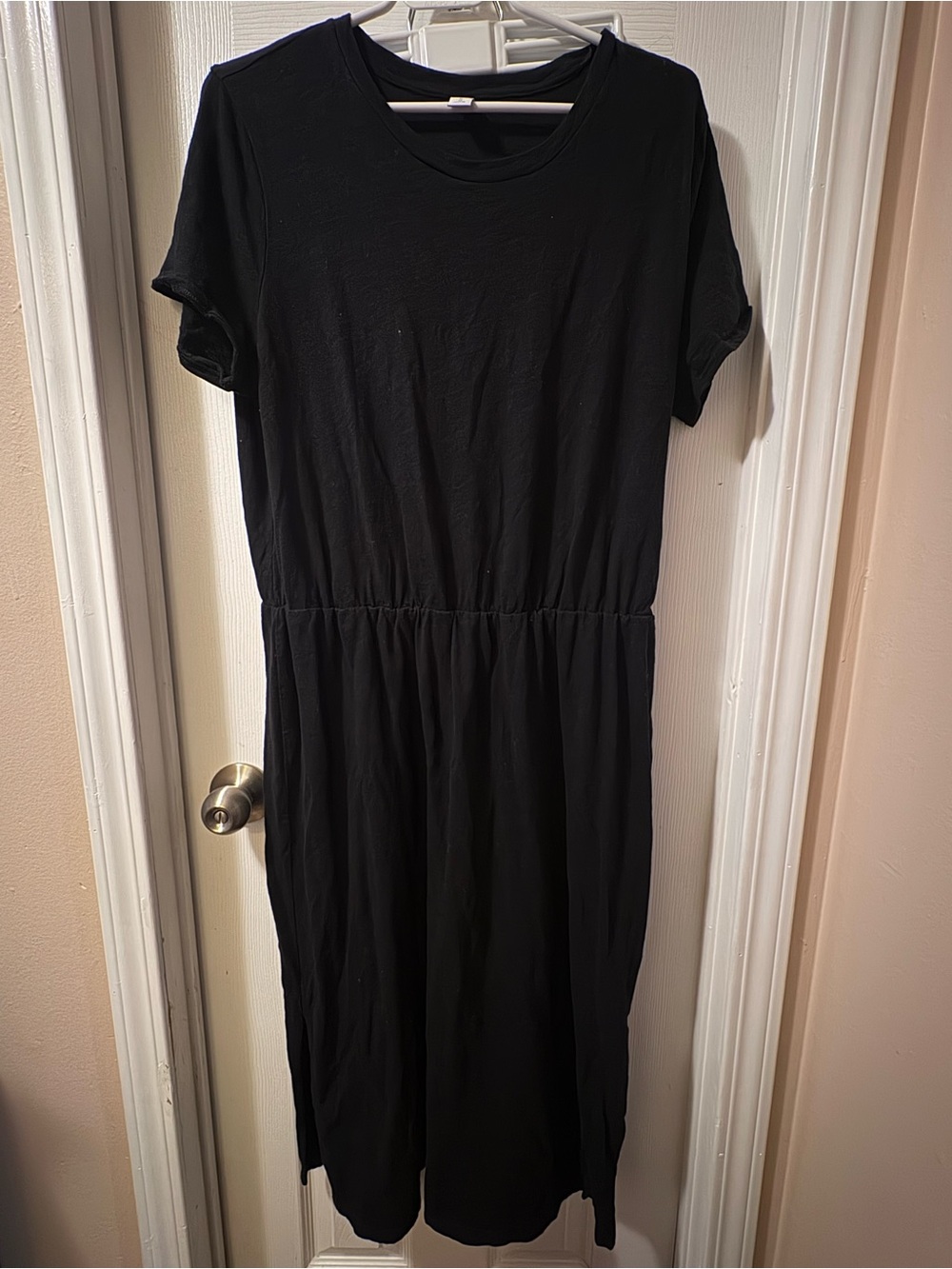 Old Navy Black Short‑Sleeve Midi Dress with Elastic Waist